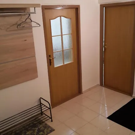 شقة & Parking Lučenec